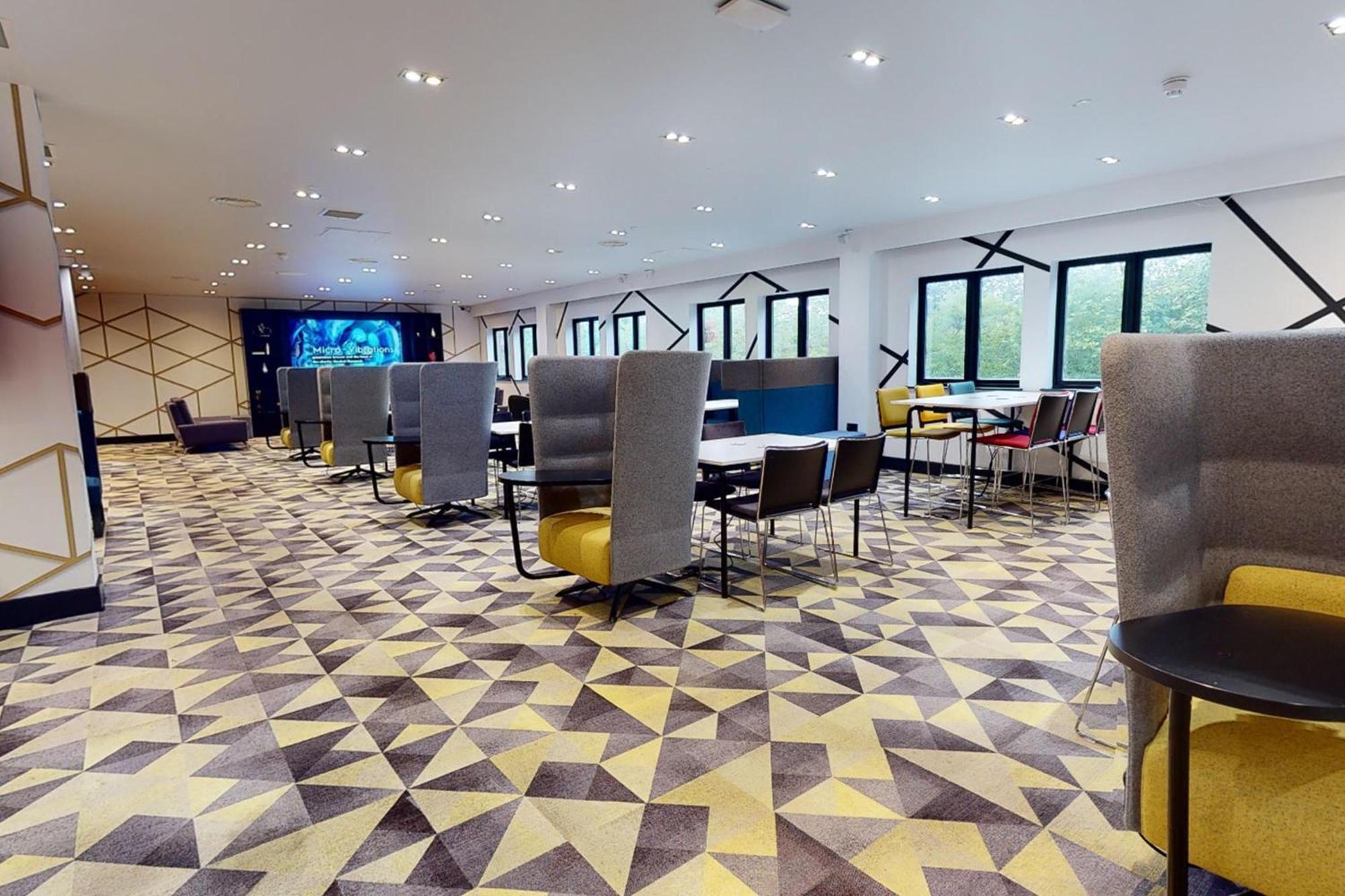 Village Hotel 4*
