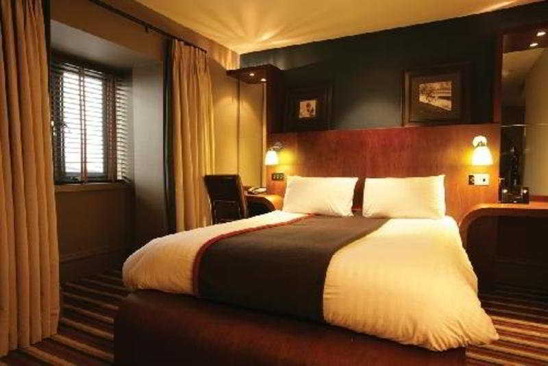 Village Hotel 4*